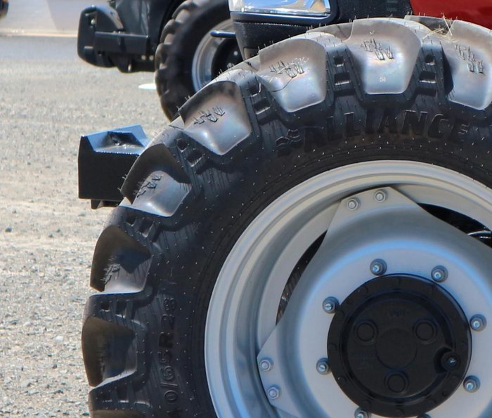 0 CASE IH Maxxum 140 RED