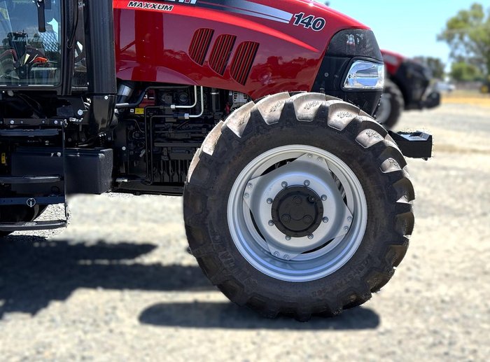 0 CASE IH Maxxum 140 RED