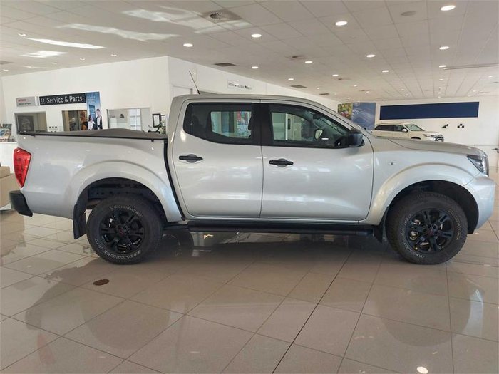 2022 Nissan Navara SL