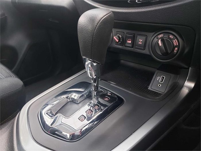 2022 Nissan Navara SL