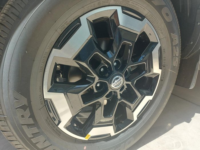 2024 Nissan Navara ST-X