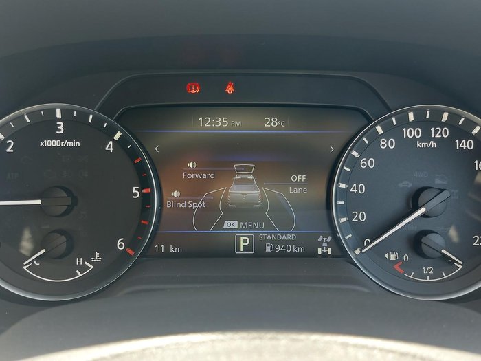 2024 Nissan Navara ST-X