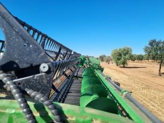 2019 John Deere S780 Combine & 740D Front With Trailer