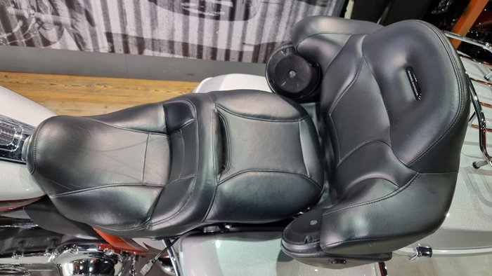 2014 Harley-davidson CVO LIMITED Brown