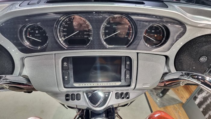 2014 Harley-davidson CVO LIMITED Brown