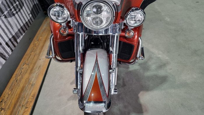 2014 Harley-davidson CVO LIMITED Brown