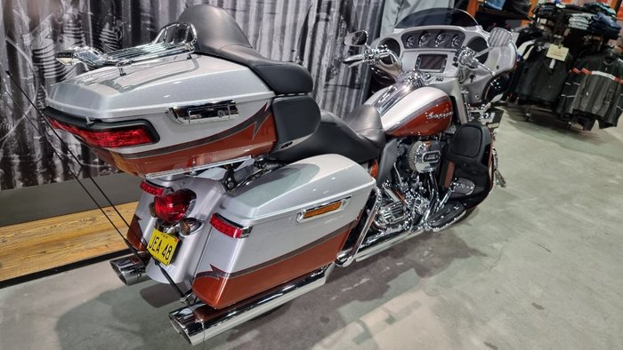 2014 Harley-davidson CVO LIMITED Brown