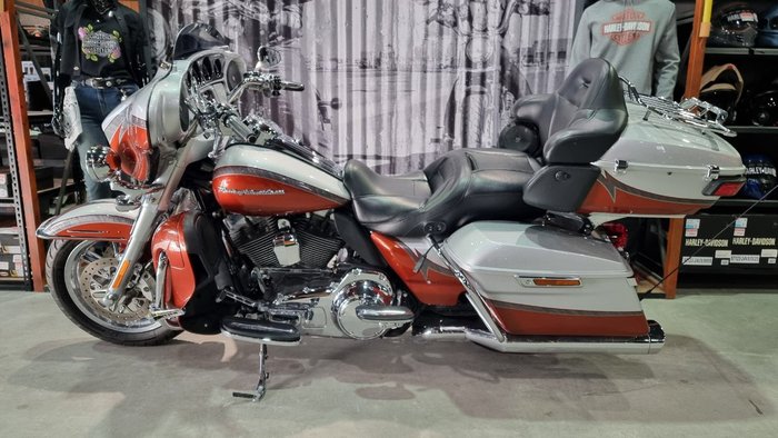 2014 Harley-davidson CVO LIMITED Brown