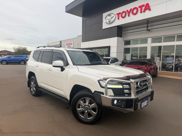 2021 Toyota LANDCRUISER VX White