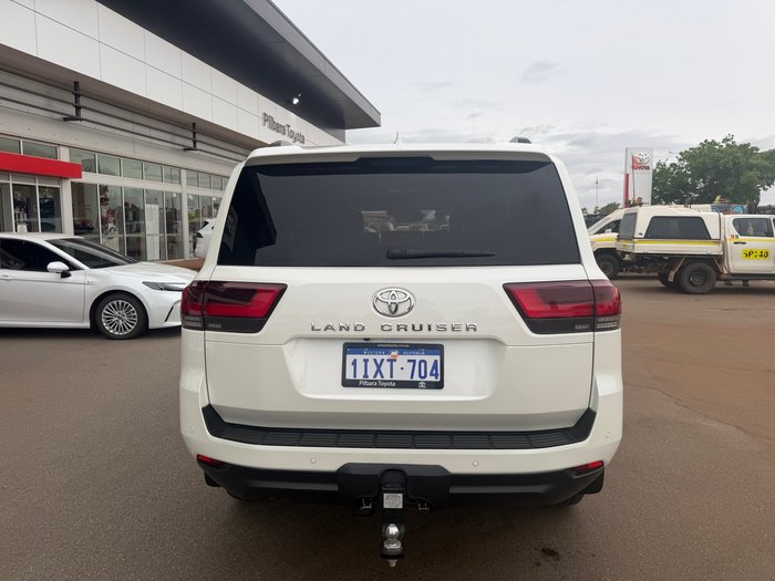 2021 Toyota LANDCRUISER VX White