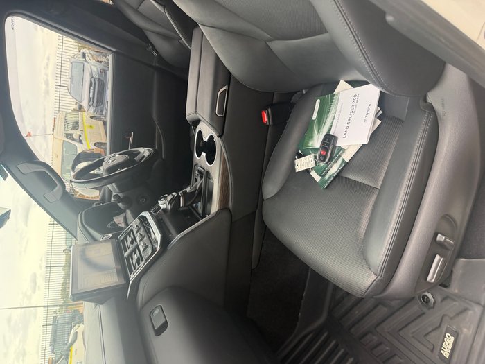 2021 Toyota LANDCRUISER VX White