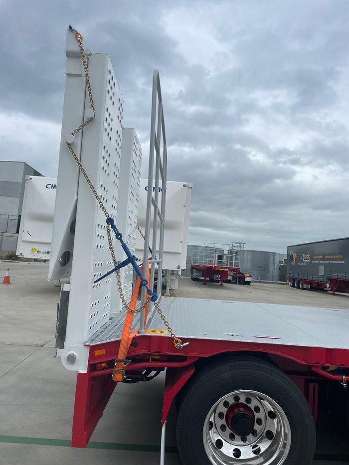 2025 CIMC 45' Drop Deck With Ramps (Single & Bifold Available) 