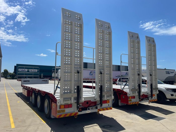 2026 CIMC 45' Drop Deck With Ramps (Single & Bifold Available)