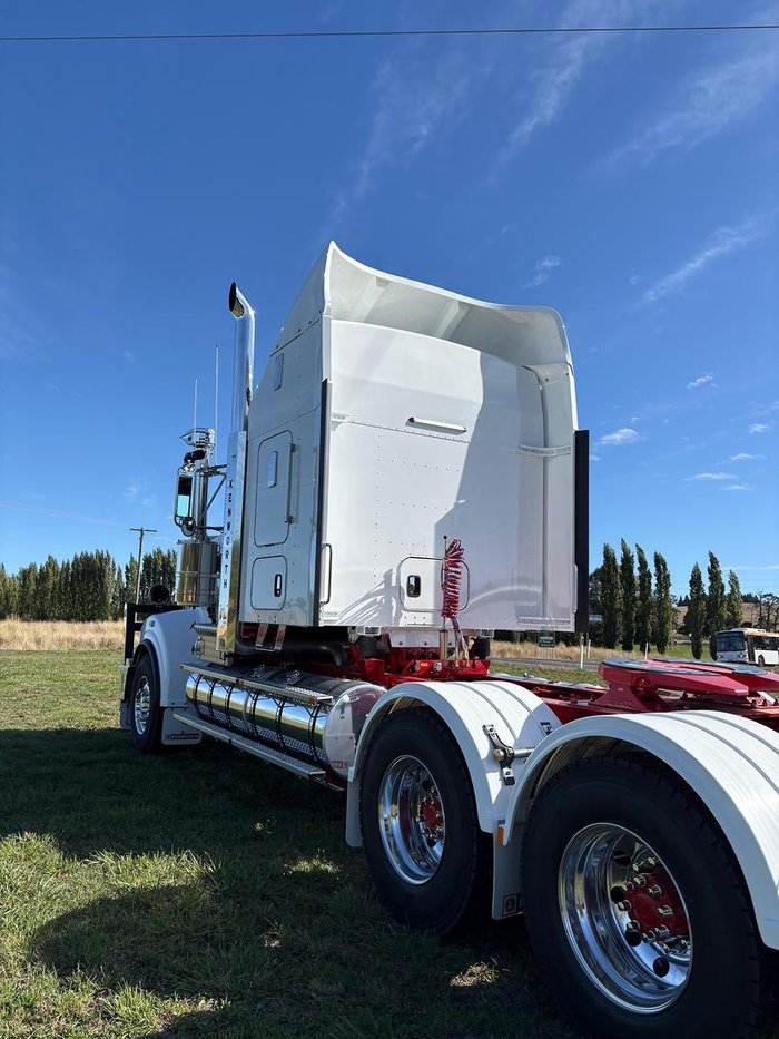 2024 Kenworth T909