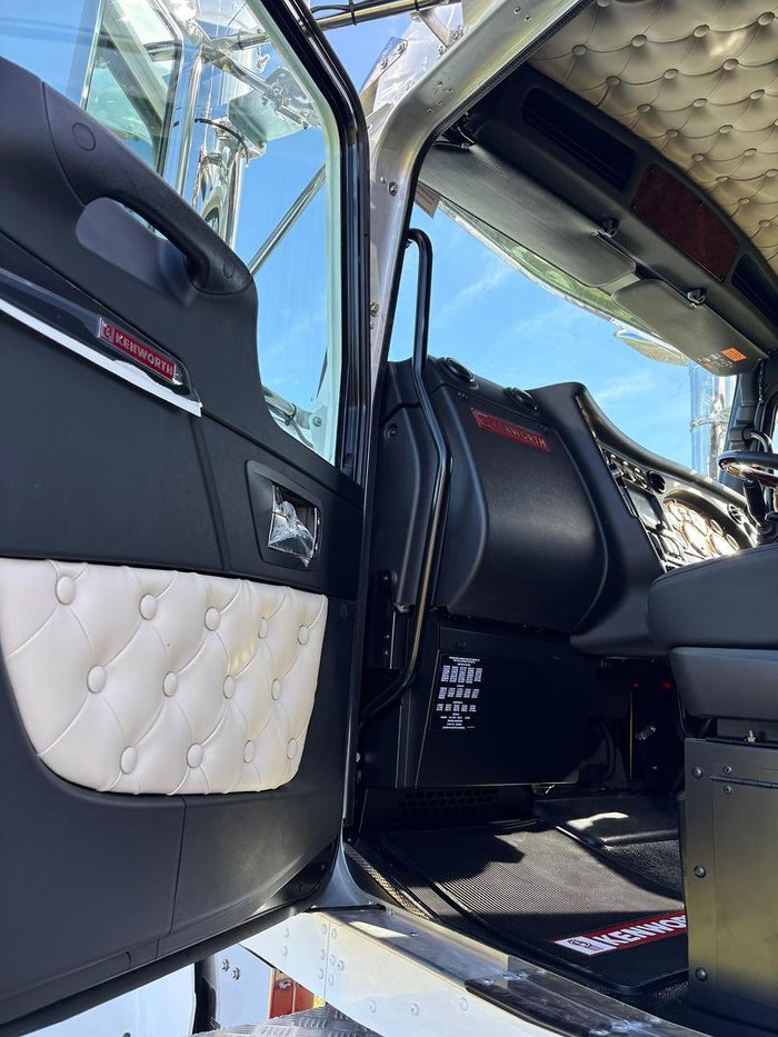 2024 Kenworth T909