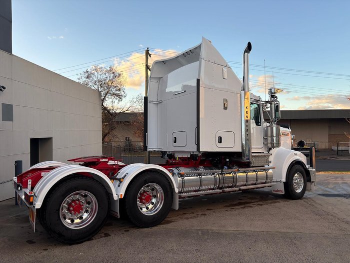 2024 Kenworth T909