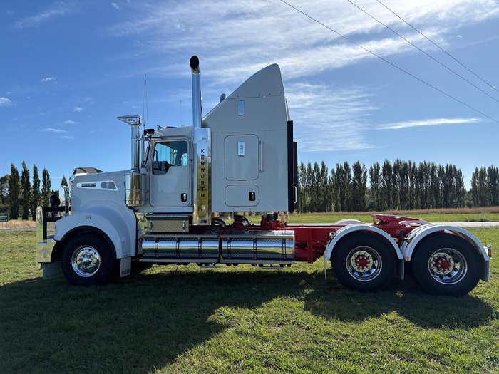 2024 Kenworth T909