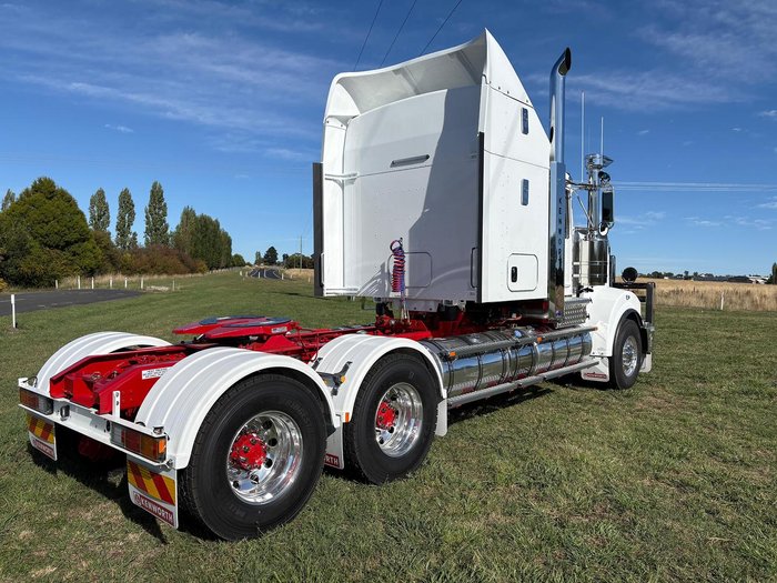 2024 Kenworth T909