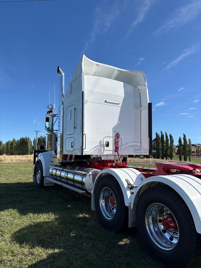 2024 Kenworth T909