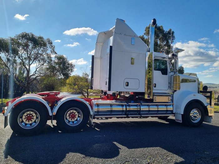 2024 Kenworth T909