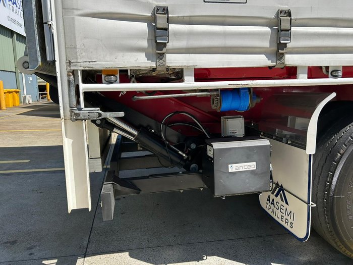 2017 Barker St3 Od 22 Pallet Refrigerated Sd Tail Gate