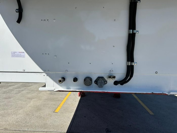 2017 Barker St3 Od 22 Pallet Refrigerated Sd Tail Gate