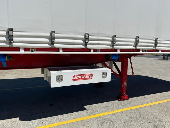 2017 Barker St3 Od 22 Pallet Refrigerated Sd Tail Gate