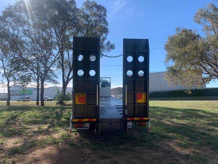 2015 Fuso 2427 Allison Auto Trans Currently In Build White