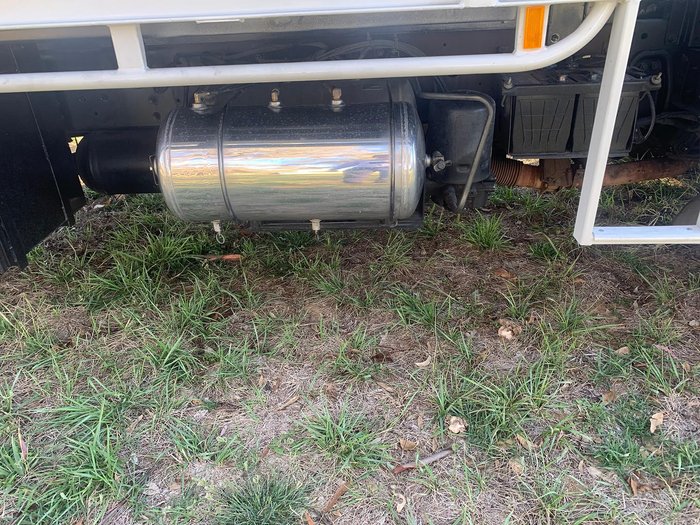 2015 Fuso 2427 6X2 Allison Auto Trans Beavertail White