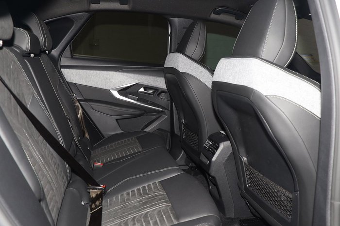 2024 Peugeot 3008 GT Hybrid P64 Okenite White