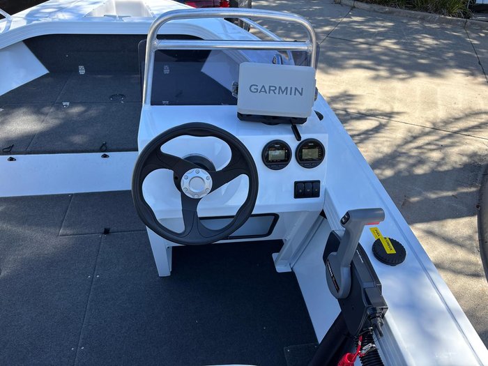 2025 QUINTREX 460 Renegade SC
