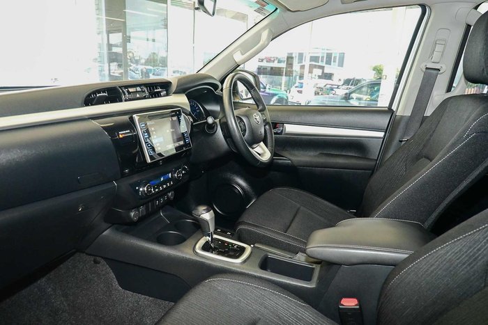 2020 Toyota Hilux SR5