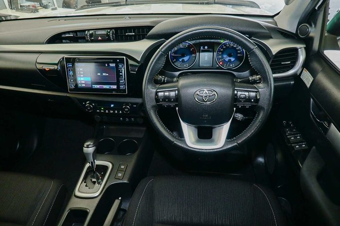 2020 Toyota Hilux SR5
