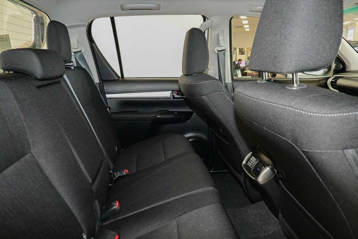 2020 Toyota Hilux SR5