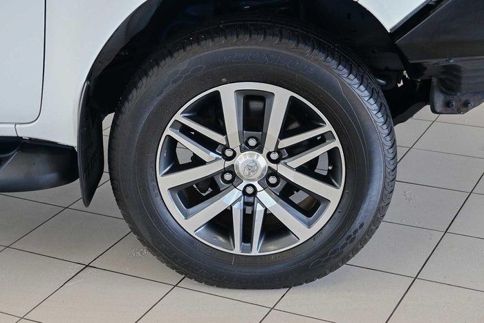 2020 Toyota Hilux SR5