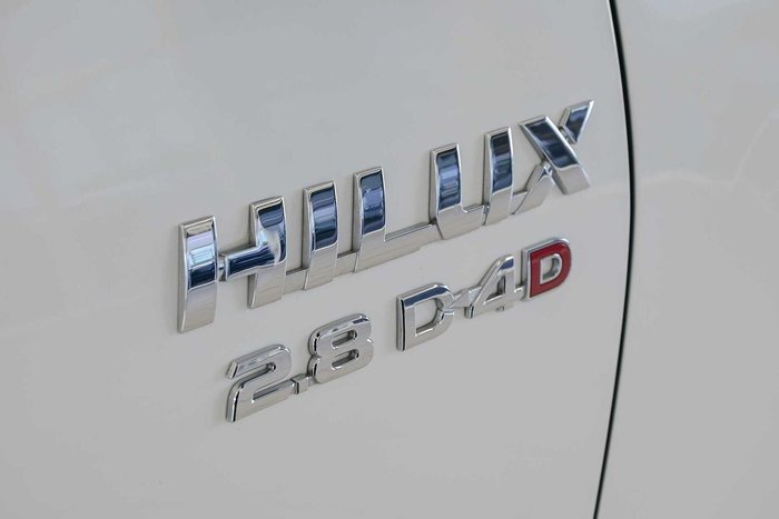 2020 Toyota Hilux SR5