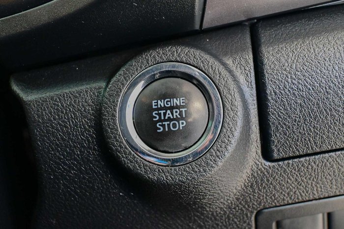 2020 Toyota Hilux SR5