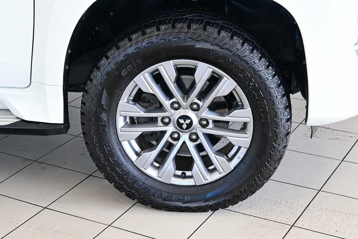 2020 Mitsubishi Pajero Sport GLX