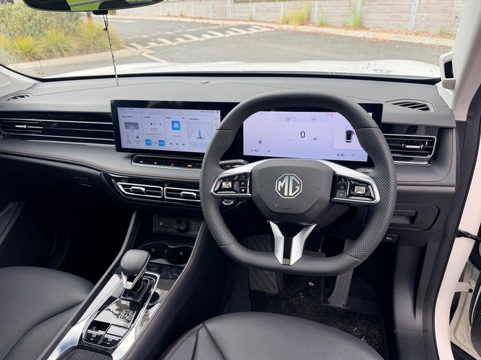 2025 MG HS Essence AS33 MY25 Pearl White