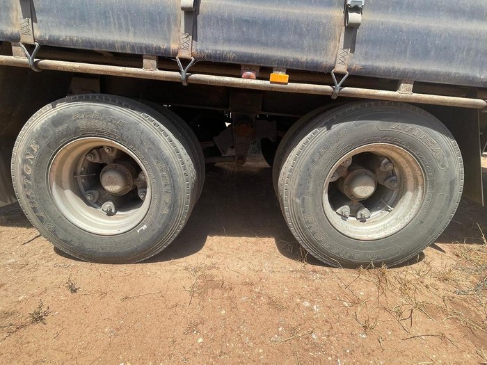 1996 david buxton & son Tandem Axle Curtainsider