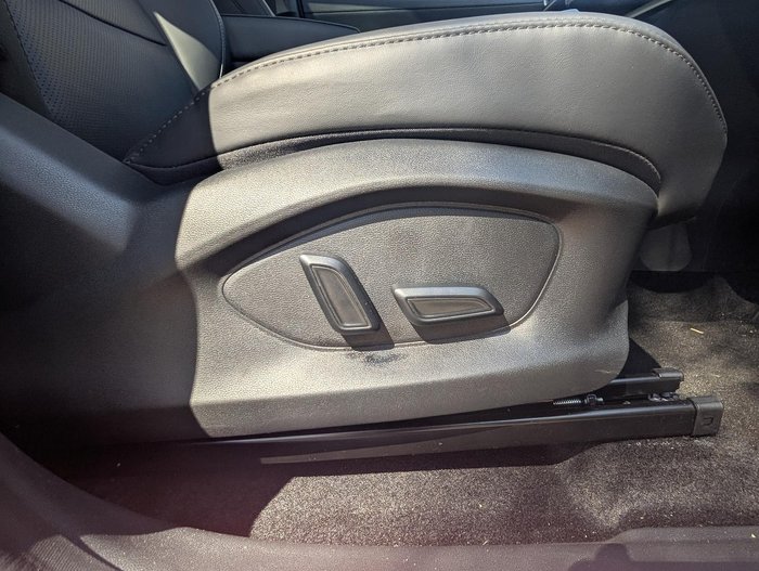 2025 MG ZS Essence Turbo ZS32 MY25 Diamond Red