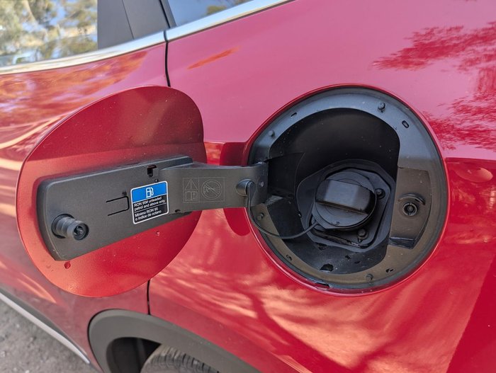 2025 MG ZS Essence Turbo ZS32 MY25 Diamond Red