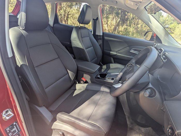 2025 MG ZS Essence Turbo ZS32 MY25 Diamond Red