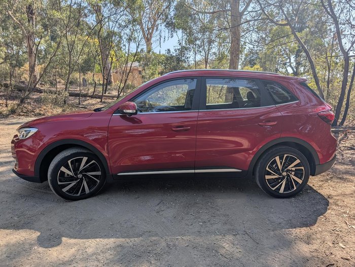 2025 MG ZS Essence Turbo ZS32 MY25 Diamond Red