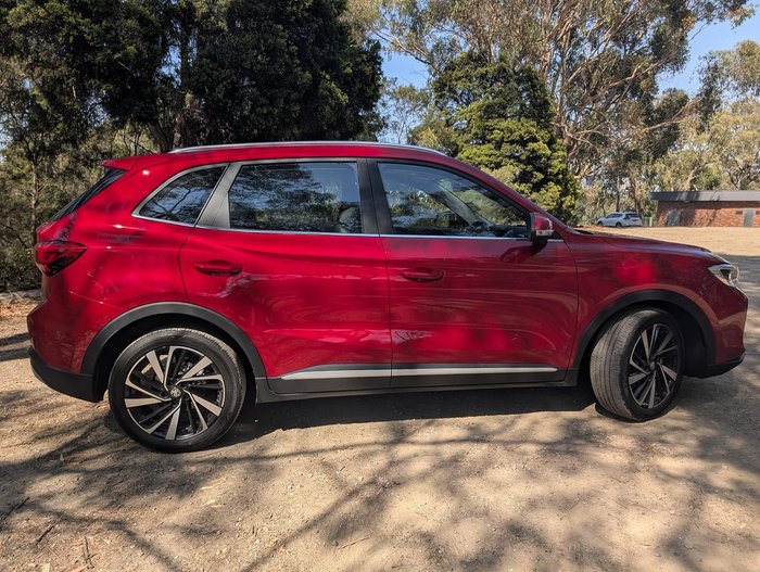 2025 MG ZS Essence Turbo ZS32 MY25 Diamond Red