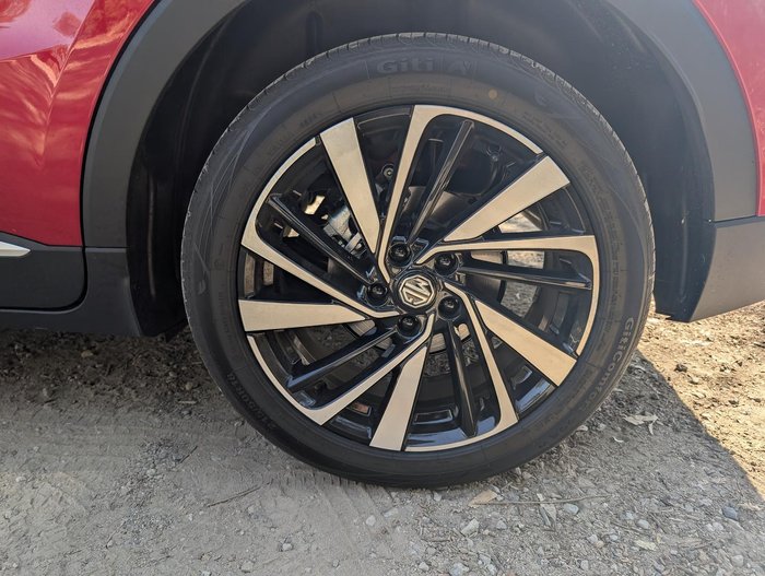 2025 MG ZS Essence Turbo ZS32 MY25 Diamond Red