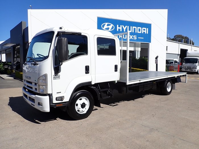2016 ISUZU FRR 500 WHITE