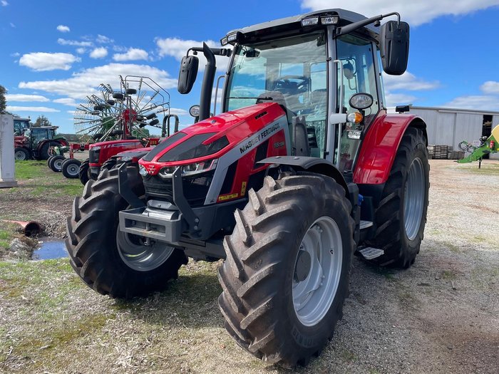 Massey Ferguson 5S.135 Dyna-6 Efficient Tractor 135Hp