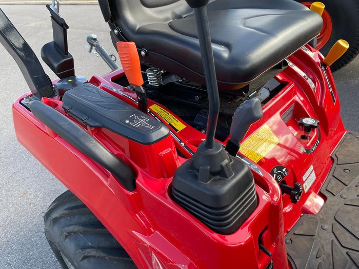 2023 Massey Ferguson Gc1723e 23Hp Compact Tractor