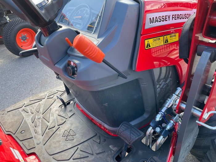 2023 Massey Ferguson Gc1723e 23Hp Compact Tractor